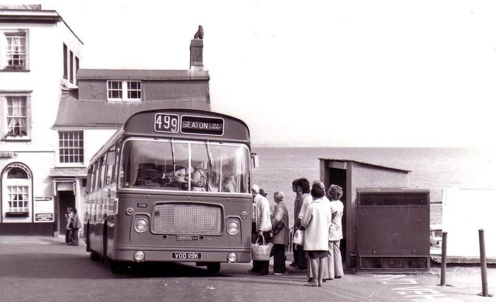 499 Bus Heading For Seaon From Lyme Regis
